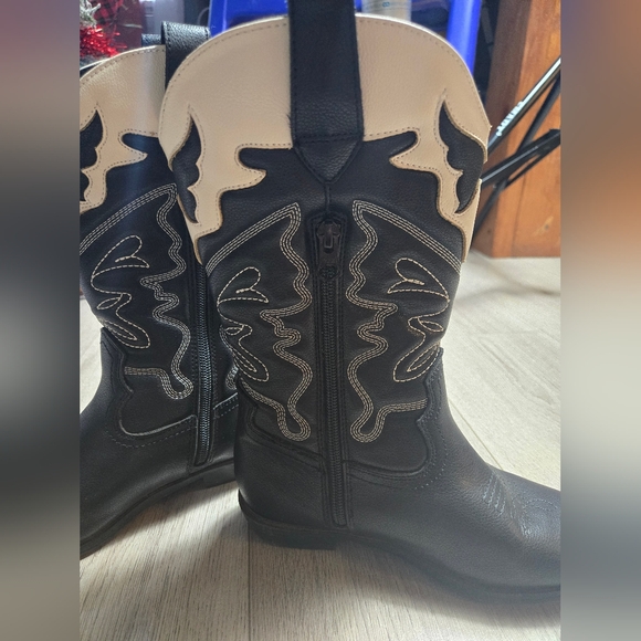 Girls Cowbody Boots Cat & Jack Size 2 - Picture 4 of 5